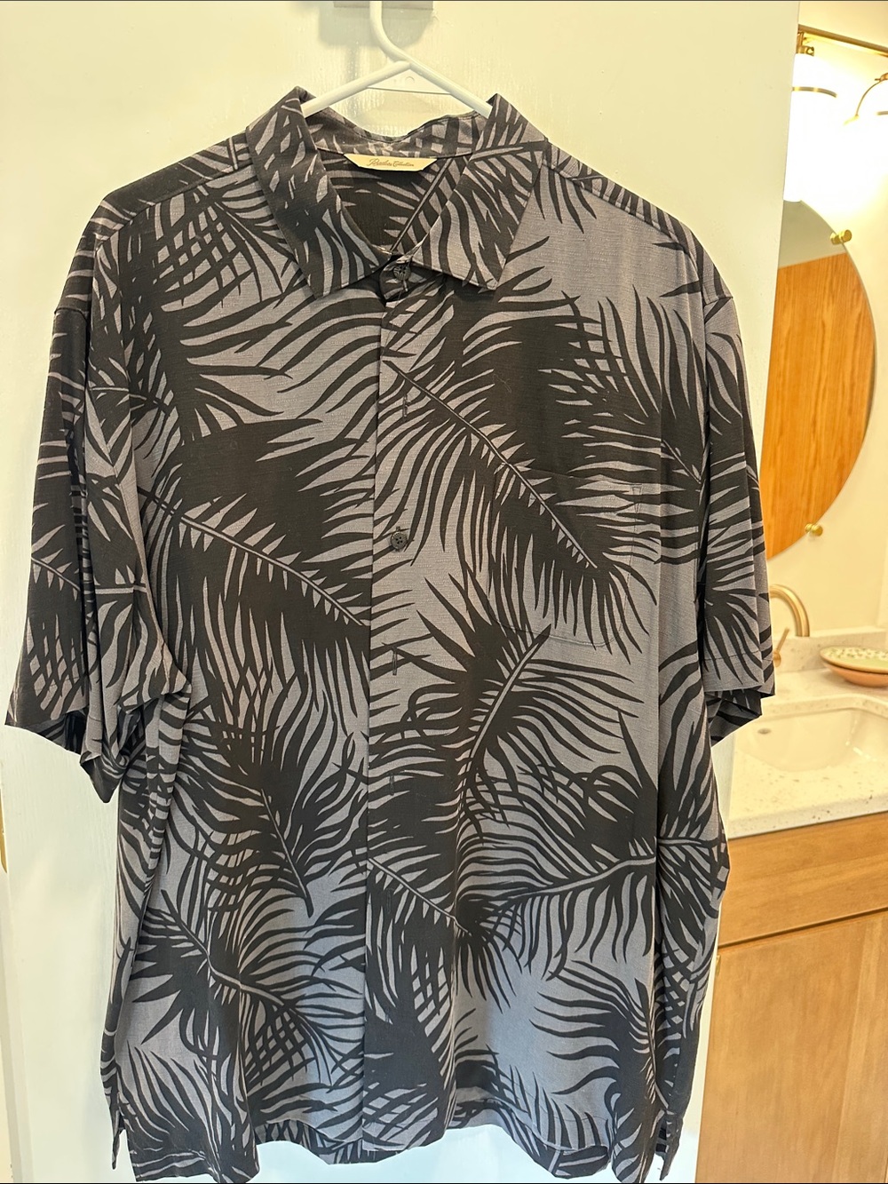Men's Short-Sleeve Palm Print Button-Down Shirt - Black on Gray